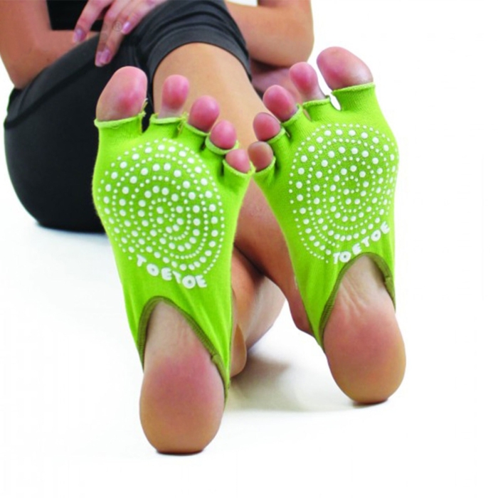 https://toesocks.co.uk/media/catalog/product/cache/497cc95f2b64848023ec45ff48dd7cb3/t/o/toe-socks-anti-slip-sole-half-open-toe-green-2_1.jpg